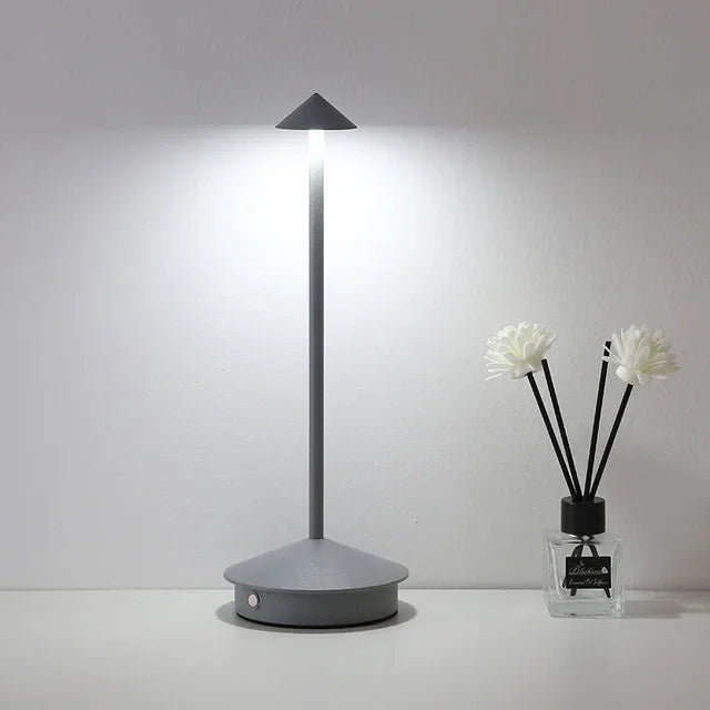 Lampa stołowa z akumulatorem Kreatywna lampa do jadalni Dotykowa lampa LED do hotelu Bar Kawa Pina Pro Lampa dekoracyjna biurkowa