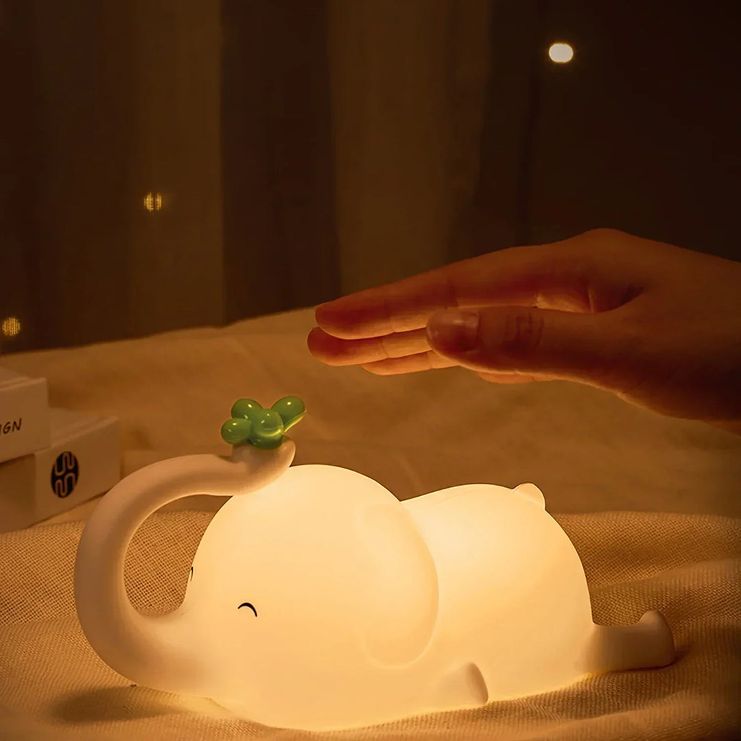 LumiDum LED Nocna Lampa | Miękki Silikon | 3 Poziomy Jasności | Przenośna i Ładowalna | 17,7 × 9,1 cm