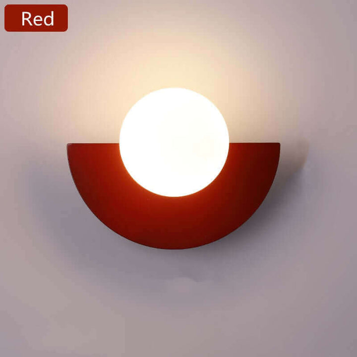 Lampa Ścienna Metalowa w Kształcie Półksiężyca. Dostępna w 2 różnych rozmiarach i różnych kolorach.