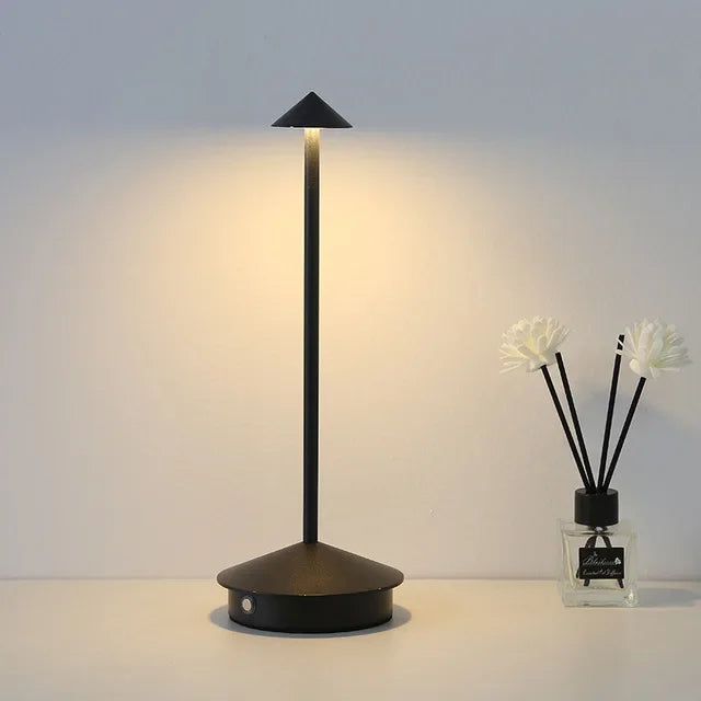 Lampa stołowa z akumulatorem Kreatywna lampa do jadalni Dotykowa lampa LED do hotelu Bar Kawa Pina Pro Lampa dekoracyjna biurkowa