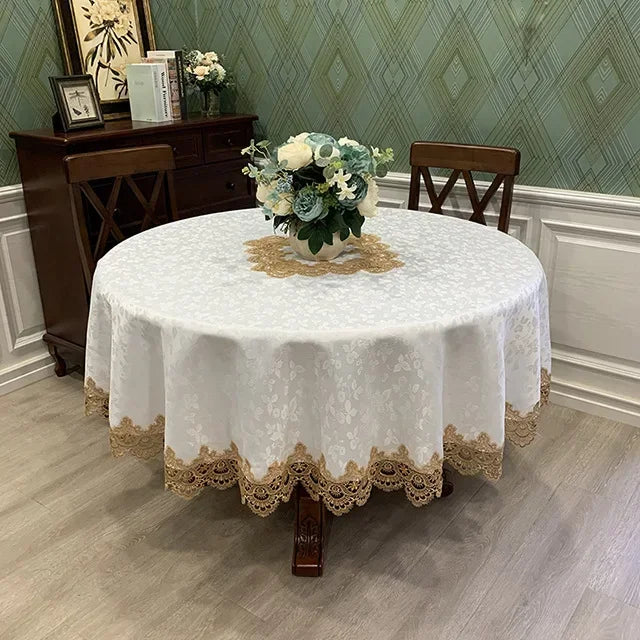 Obrus w Wiktoriańskim Stylu z Koronką