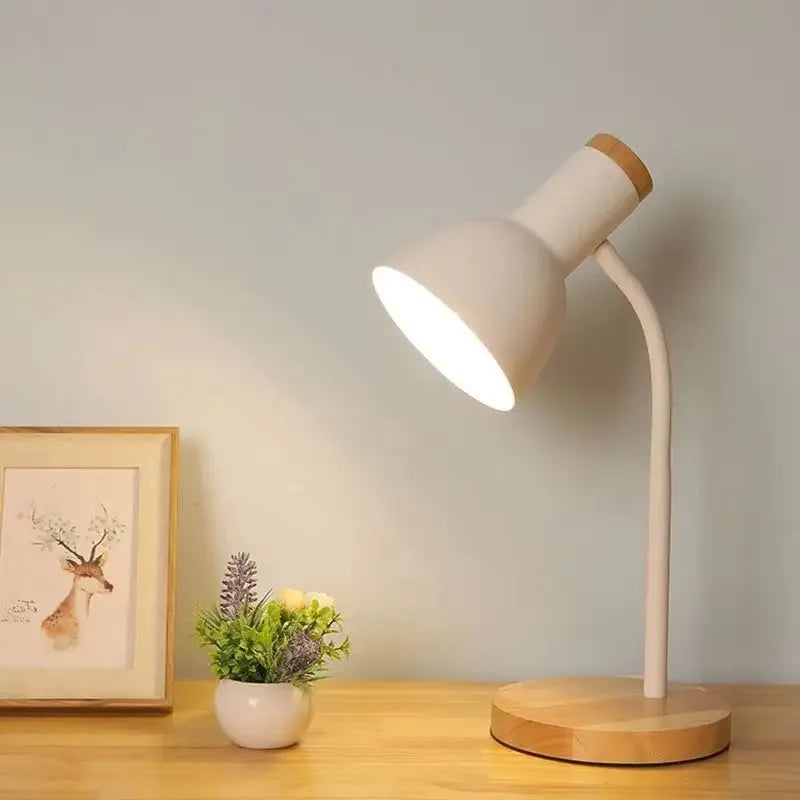 Oświetlenie Jesienne i Zimowe | Nordic Creative Wood Art Żelazna Lampa Biurkowa LED - Moxie