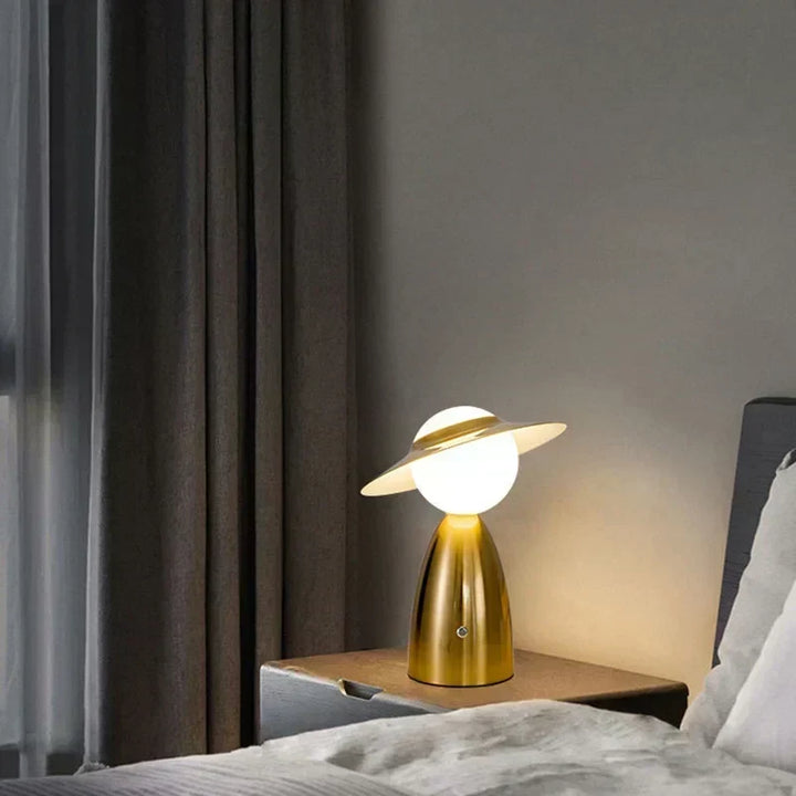 Lampa stołowa na baterie - Mężczyzna w kapeluszu