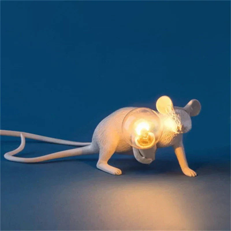 Nowoczesne lampy stołowe LED w kształcie zwierząt: nocne lampki z żywicy w kształcie szczura, kota i wiewiórki