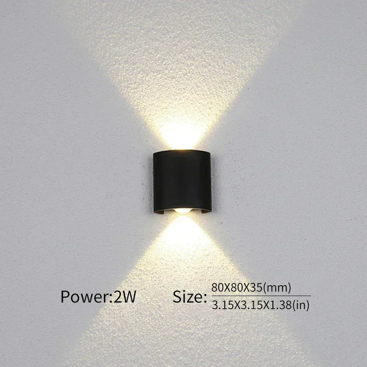 Nowoczesne oświetlenie, wewnętrzne lub zewnętrzne: Wszechstronna lampa ścienna LED