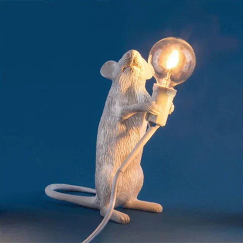 Nowoczesne lampy stołowe LED w kształcie zwierząt: nocne lampki z żywicy w kształcie szczura, kota i wiewiórki
