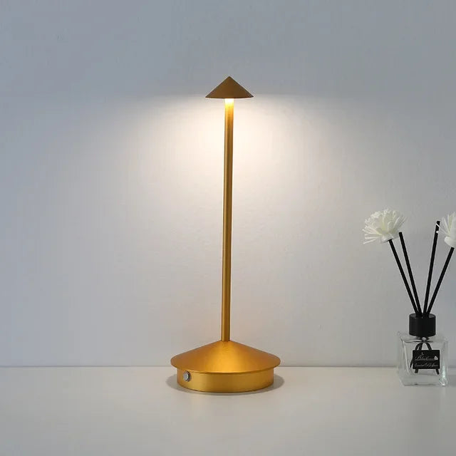 Lampa stołowa z akumulatorem Kreatywna lampa do jadalni Dotykowa lampa LED do hotelu Bar Kawa Pina Pro Lampa dekoracyjna biurkowa