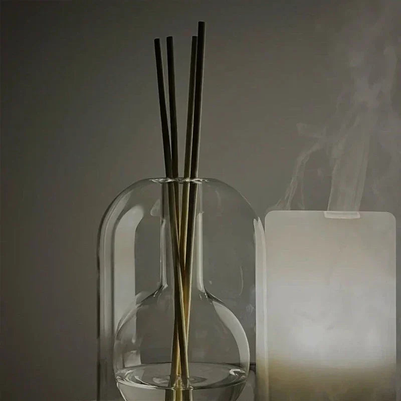 AromaLuxe – Elegancki dyfuzor zapachowy o minimalistycznym designie dla uspokajającej atmosfery