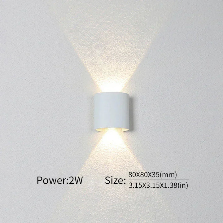 Nowoczesne oświetlenie, wewnętrzne lub zewnętrzne: Wszechstronna lampa ścienna LED