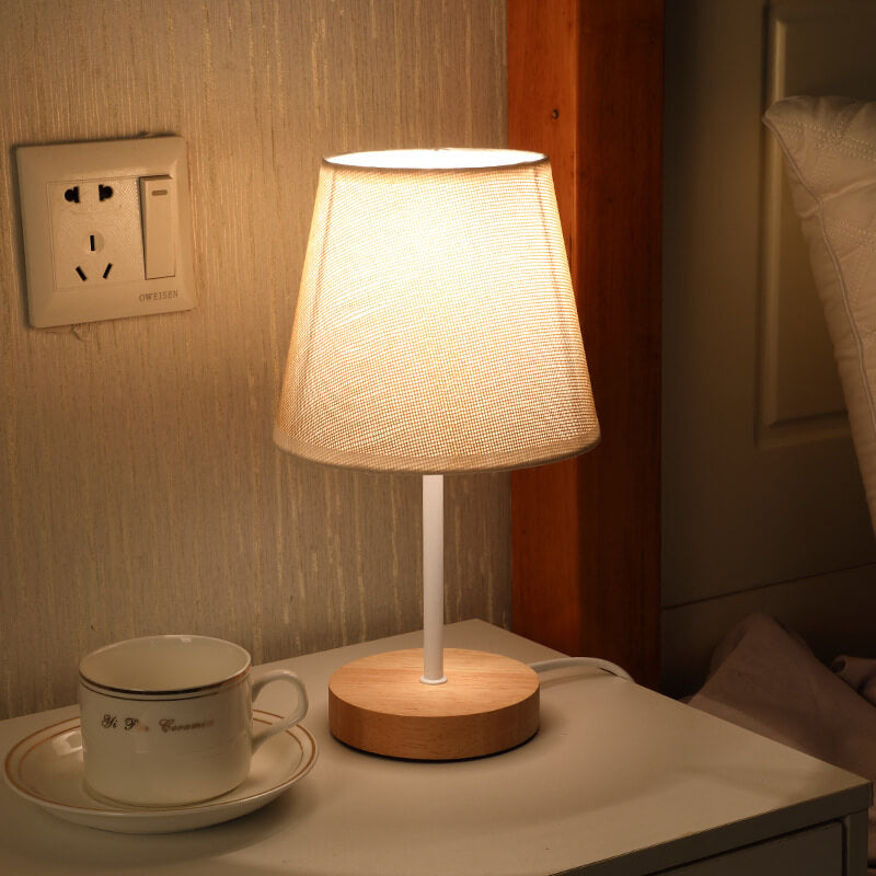 Nordycka Vintage Lampa Stołowa z Tkaniny i Litego Drewna LED