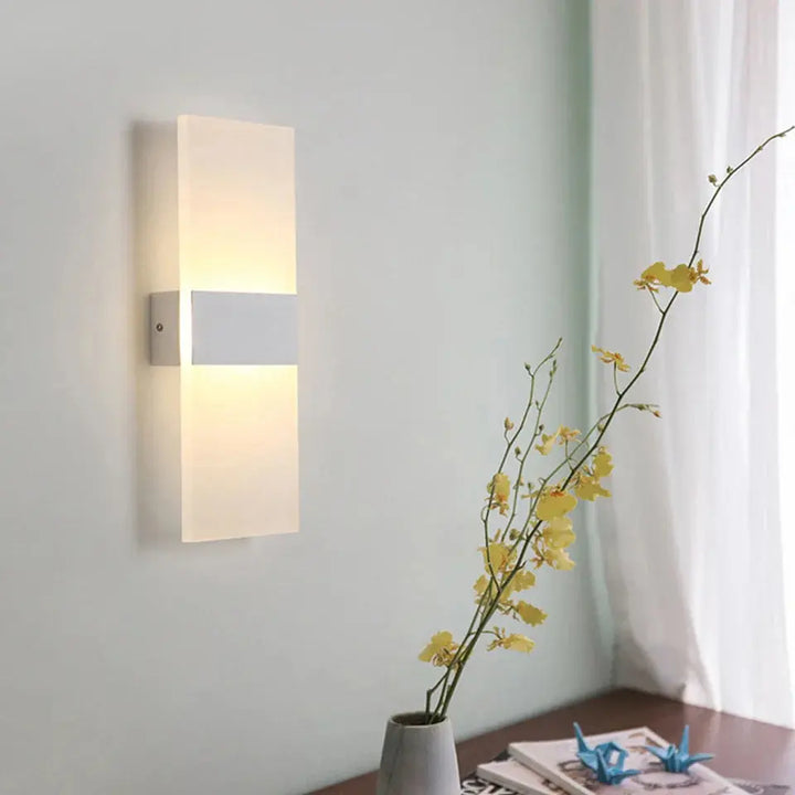 Éclatante - Panel dotykowy lampa ścienna z możliwością ładowania przez USB