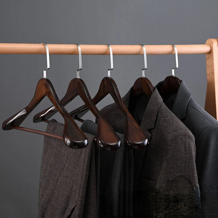 Oaklee Élite – Luksusowe Wieszaki Drewniane z Wyrafinowanym Designem