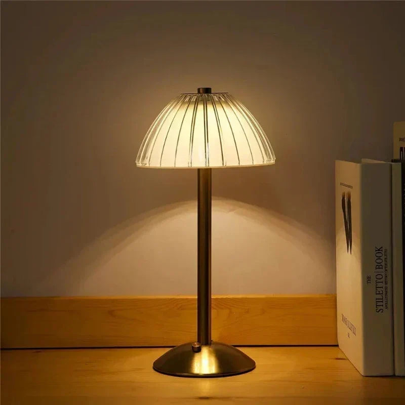 Bezprzewodowa lampa stołowa LED z trzema trybami kolorów i funkcją ściemniania