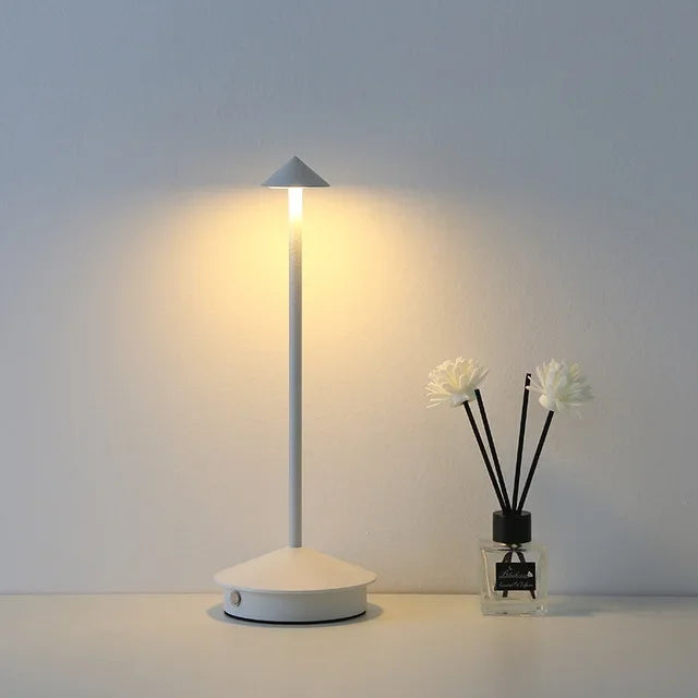 Lampa stołowa z akumulatorem Kreatywna lampa do jadalni Dotykowa lampa LED do hotelu Bar Kawa Pina Pro Lampa dekoracyjna biurkowa