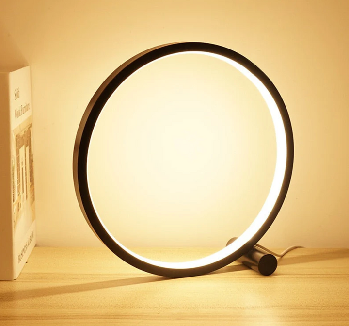 Minimalistyczna lampa stołowa z funkcją dotykową i ściemnianiem