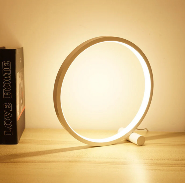 Minimalistyczna lampa stołowa z funkcją dotykową i ściemnianiem