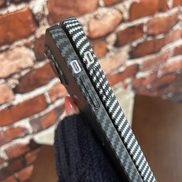 Etui na iPhone z włókna węglowego Magsafe Magnetic