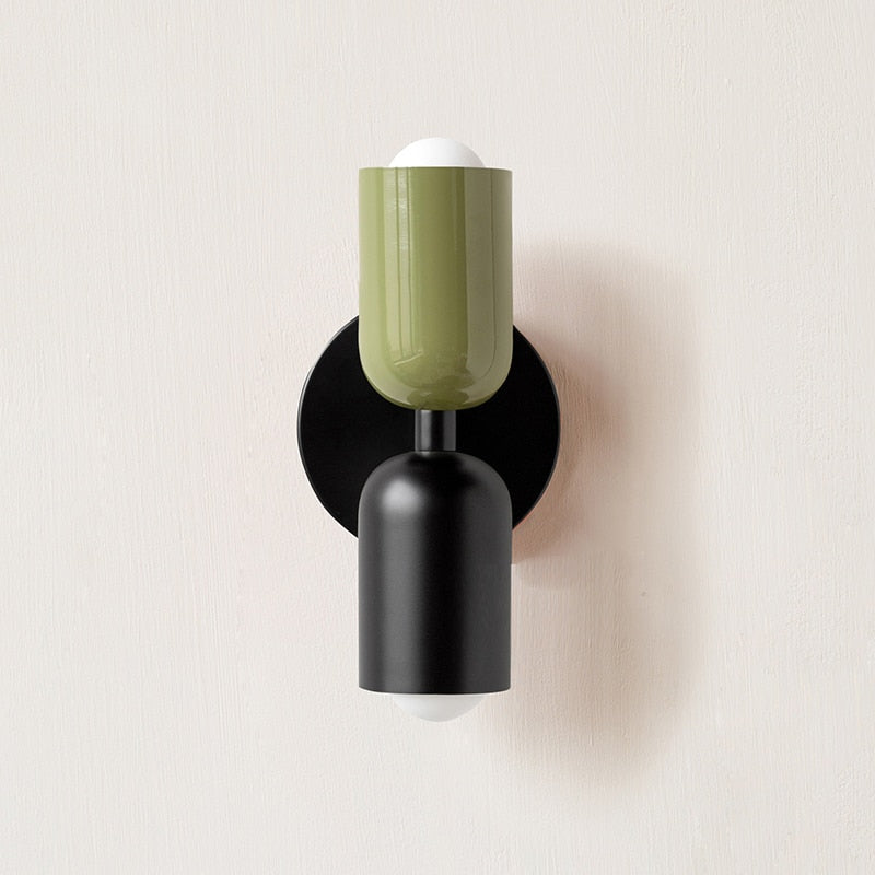 Żywa, minimalistyczna lampa ścienna z dwoma żarówkami