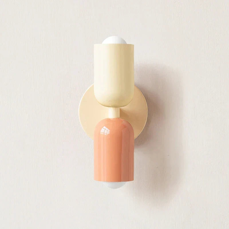 Żywa, minimalistyczna lampa ścienna z dwoma żarówkami