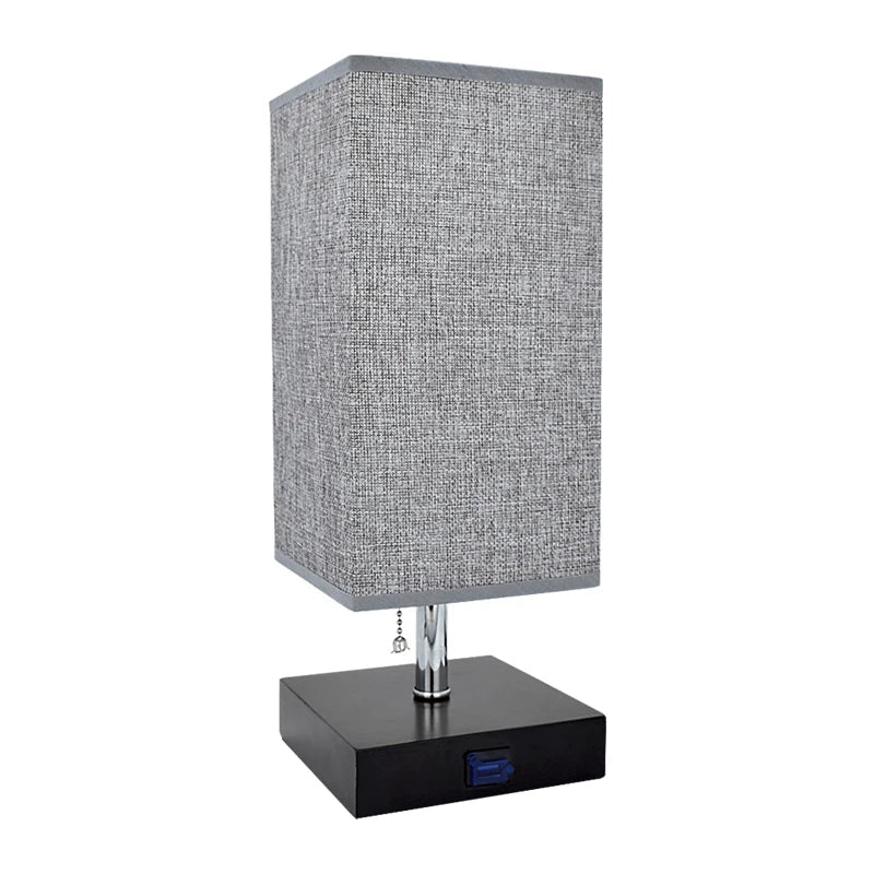 ChicLight – Elegancka Lampka Nocna z Portem Ładowania USB