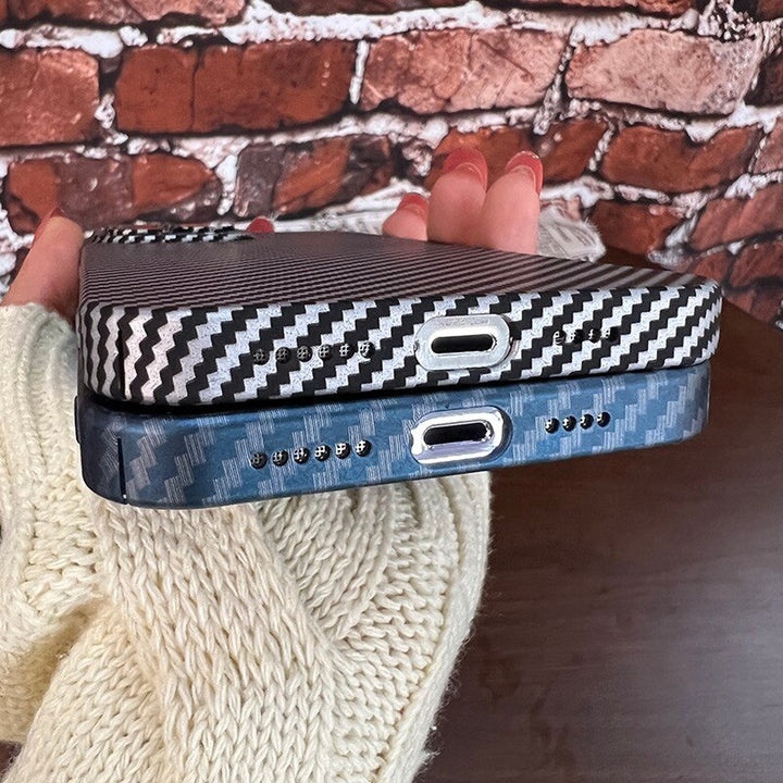Etui na iPhone z włókna węglowego Magsafe Magnetic