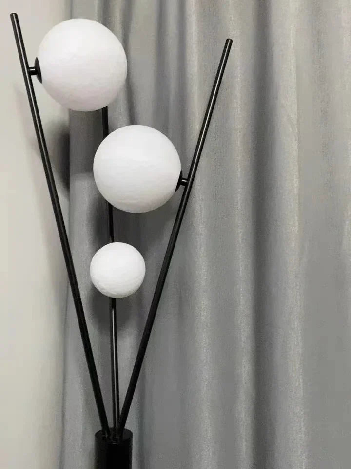 LunaGlow 3D Lampa Podłogowa Księżyc nowoczesny design z tripod LED!
