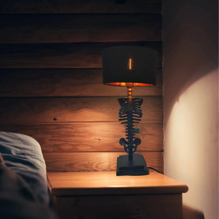 Ręcznie Wykonana Gotycka Lampa Stołowa w Kształcie Szkieletu