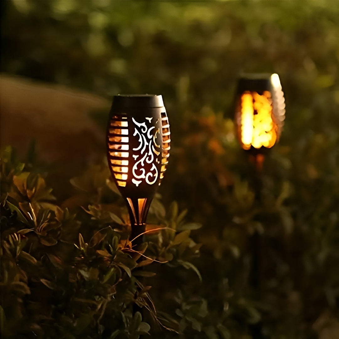 SolarFlame – Zewnętrzna Lampa Ogrodowa z Efektem Płomienia