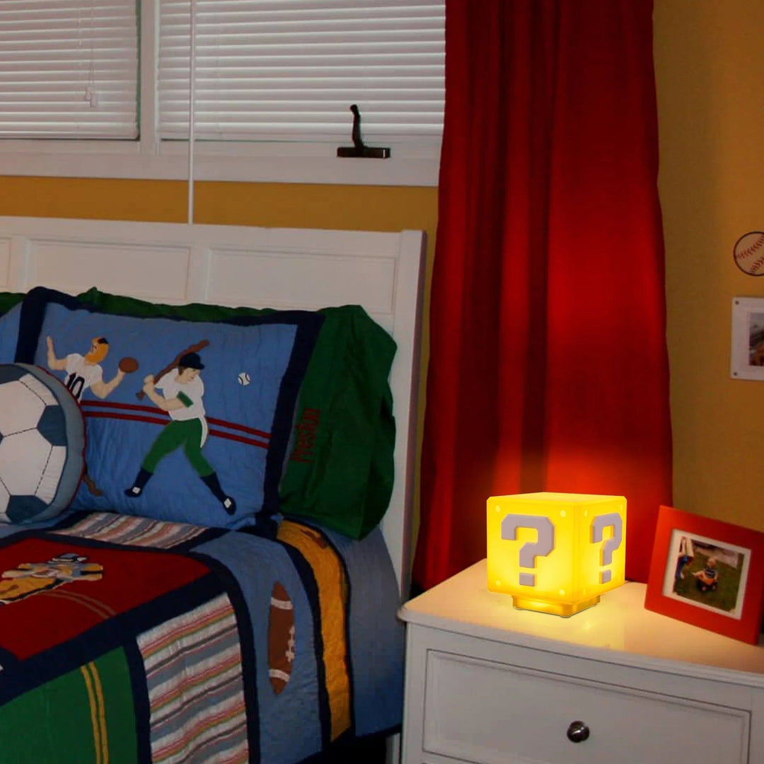 Lampa Nocna Power-Up Block - Dekoracja inspirowana grą Super Mario