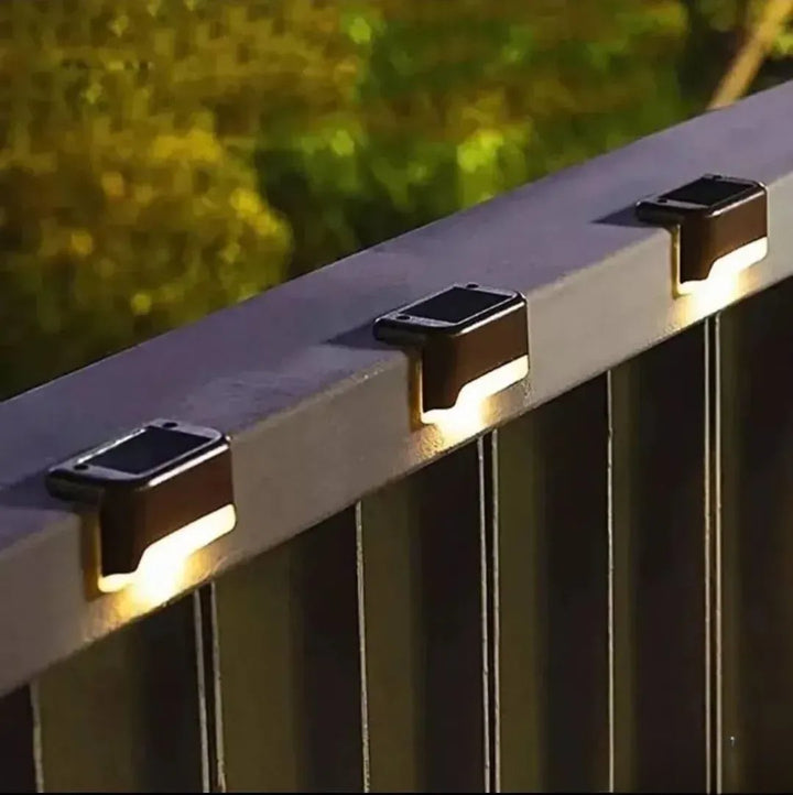Lampka Solarno-LED na Zewnątrz – Wodoodporna Lampa Ścienna Solarna do Ogrodu i Ścieżek
