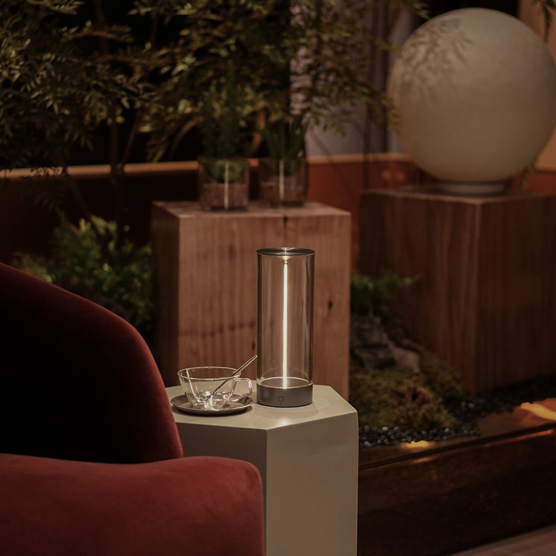 GlowBright | Przenośna lampa LED z bezprzewodowym designem