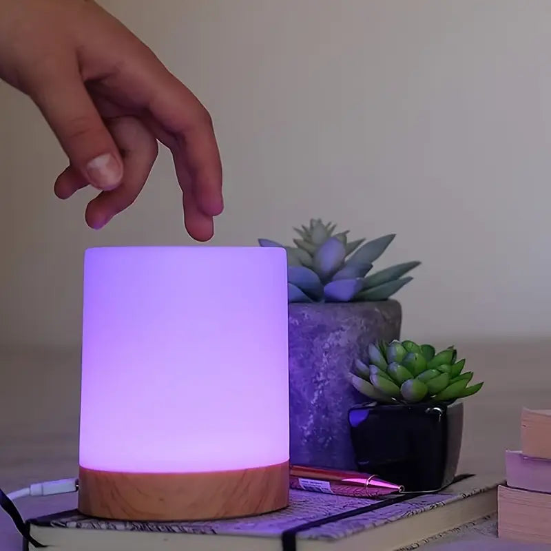 Ściemnialna LED Lampa Nocna z Nowoczesnym Designem i Zmianą Koloru