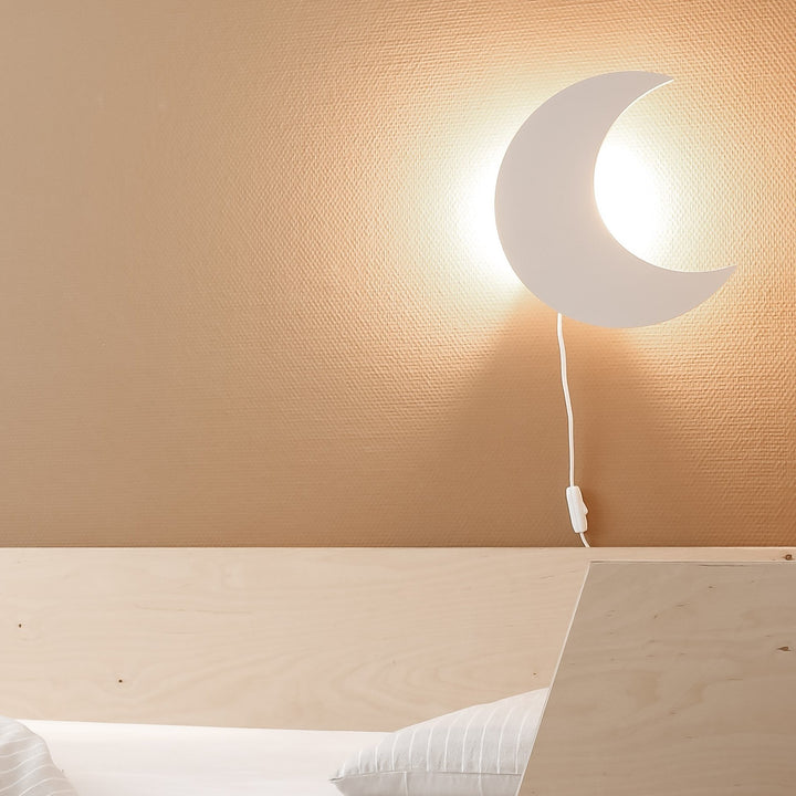 Drewniana nocna lampka w kształcie księżyca dla dzieci