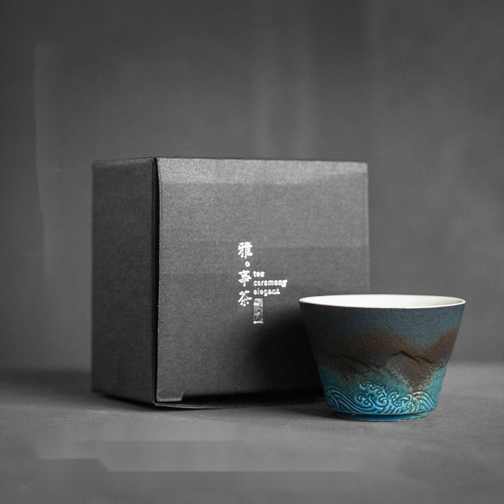 Duża filiżanka, ceramiczna filiżanka do herbaty z pokrywką. Duża filiżanka do herbaty z pokrywką