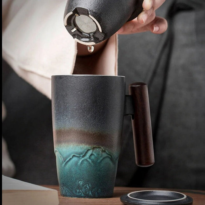 Duża filiżanka, ceramiczna filiżanka do herbaty z pokrywką. Duża filiżanka do herbaty z pokrywką