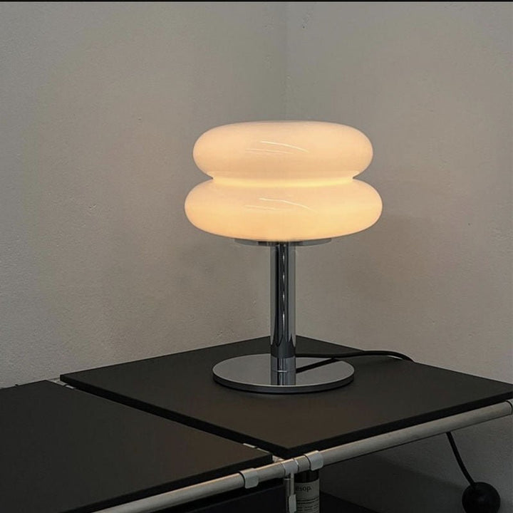 Lampa stołowa w stylu włoskiego designera