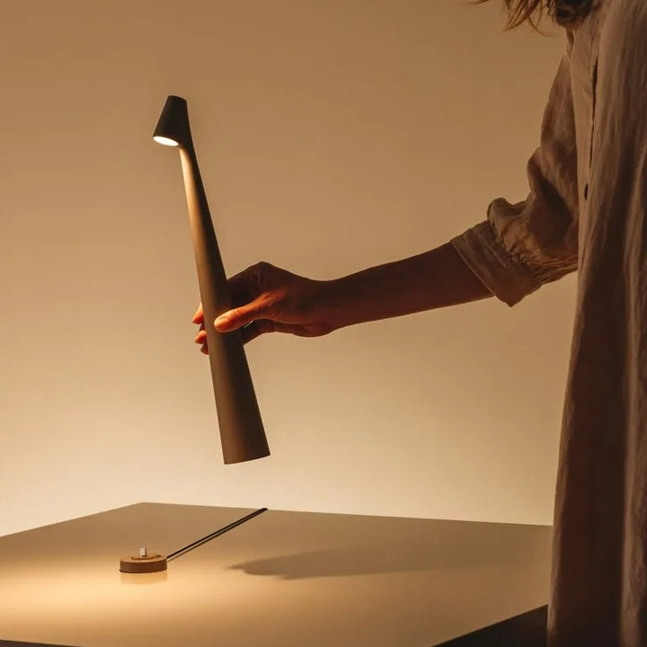 Lampa stołowa rzeźbiarska