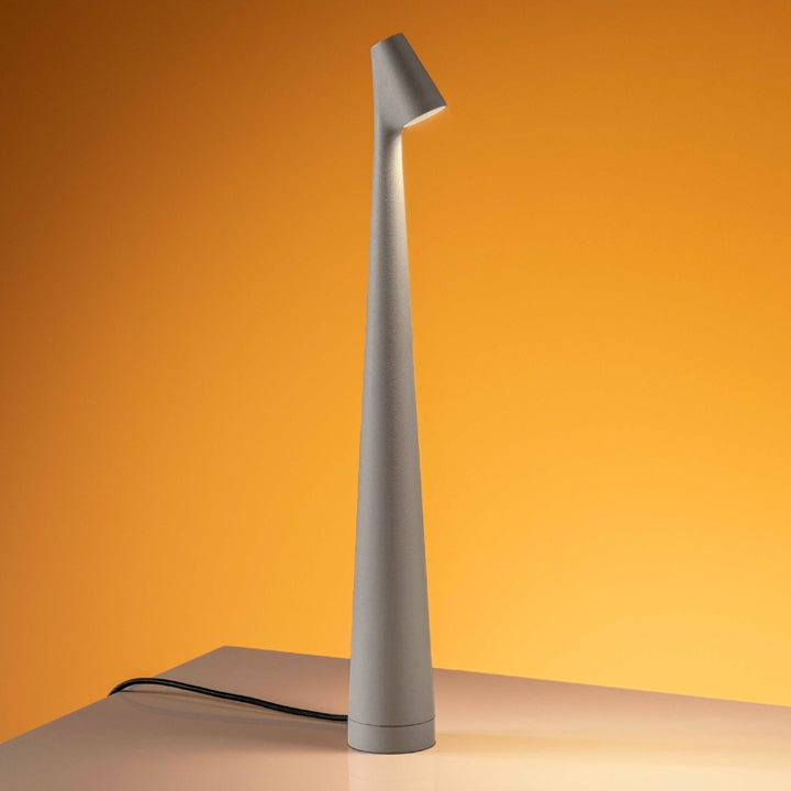 Lampa stołowa rzeźbiarska