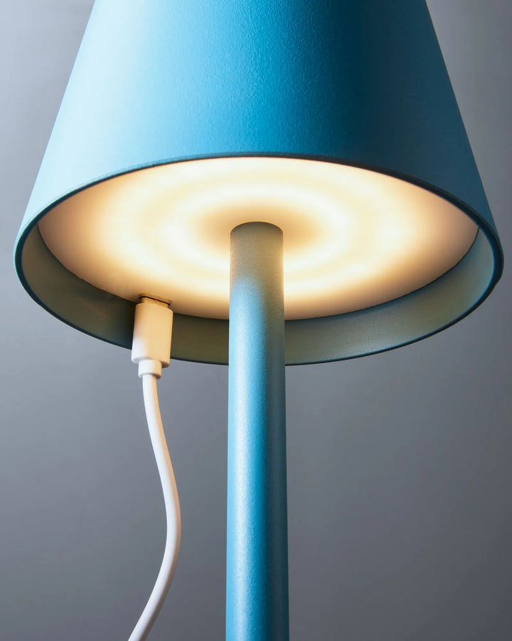 Lampa Stołowa LED – Bezprzewodowa, Z Dotykowym Sterowaniem i Regulowanym Światłem