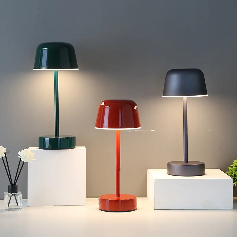 PRISMA PULSE FLARE – Dynamiczna lampa stołowa LED