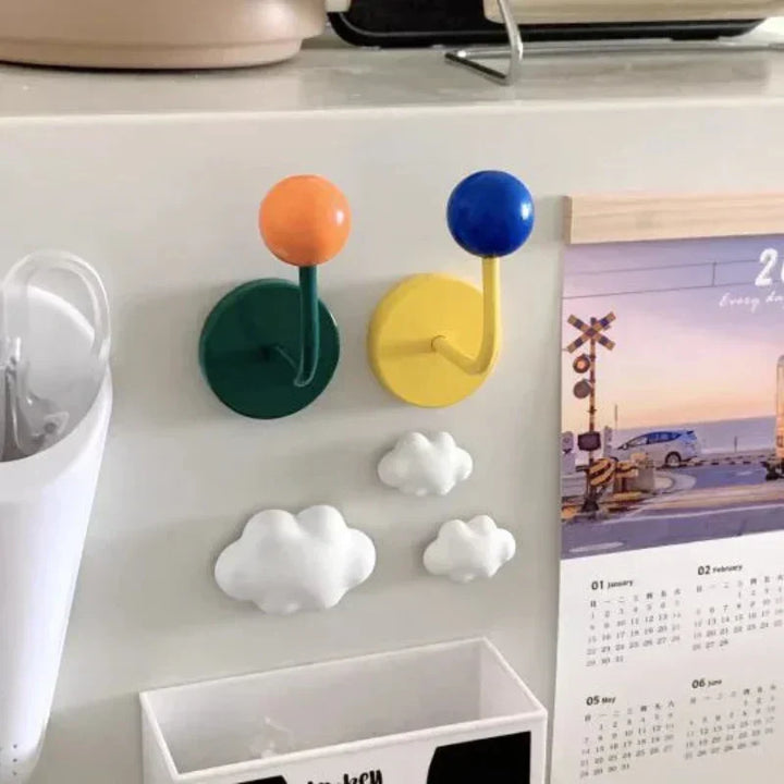 Magnes wieszaka Eames Dot w kolorze Rush