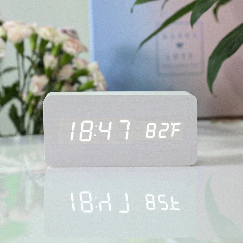 Minimalistyczny Zegar LED | Drewno