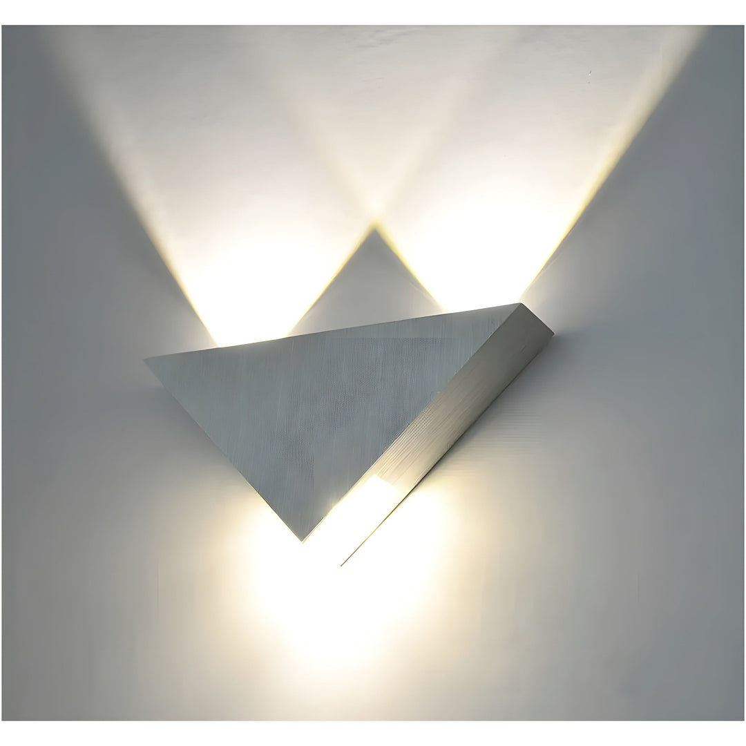 Lampa ścienna LED w nowoczesnym stylu - Trójkątna lampa ścienna