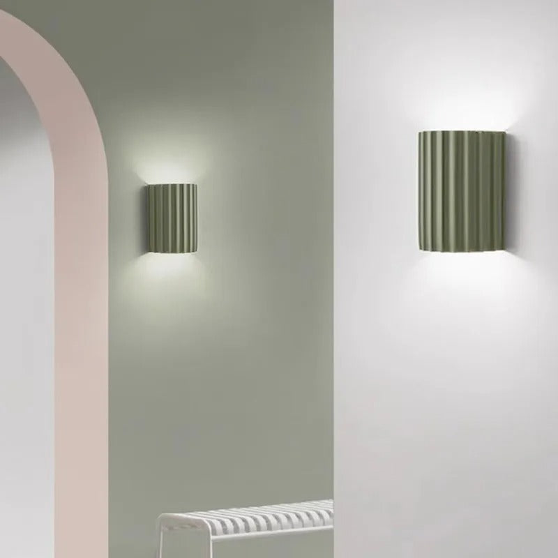 Minimalistyczna Lampa Ścienna Groove | Żywica, W Górę i W Dół