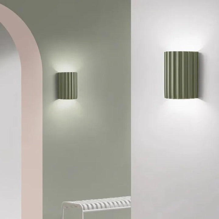 Minimalistyczna Lampa Ścienna Groove | Żywica, W Górę i W Dół