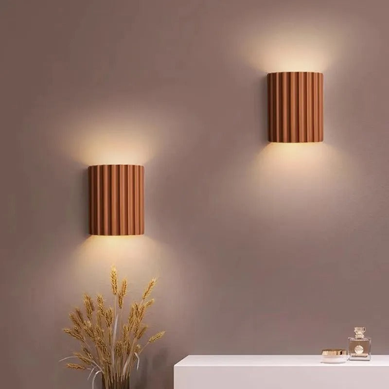 Minimalistyczna Lampa Ścienna Groove | Żywica, W Górę i W Dół