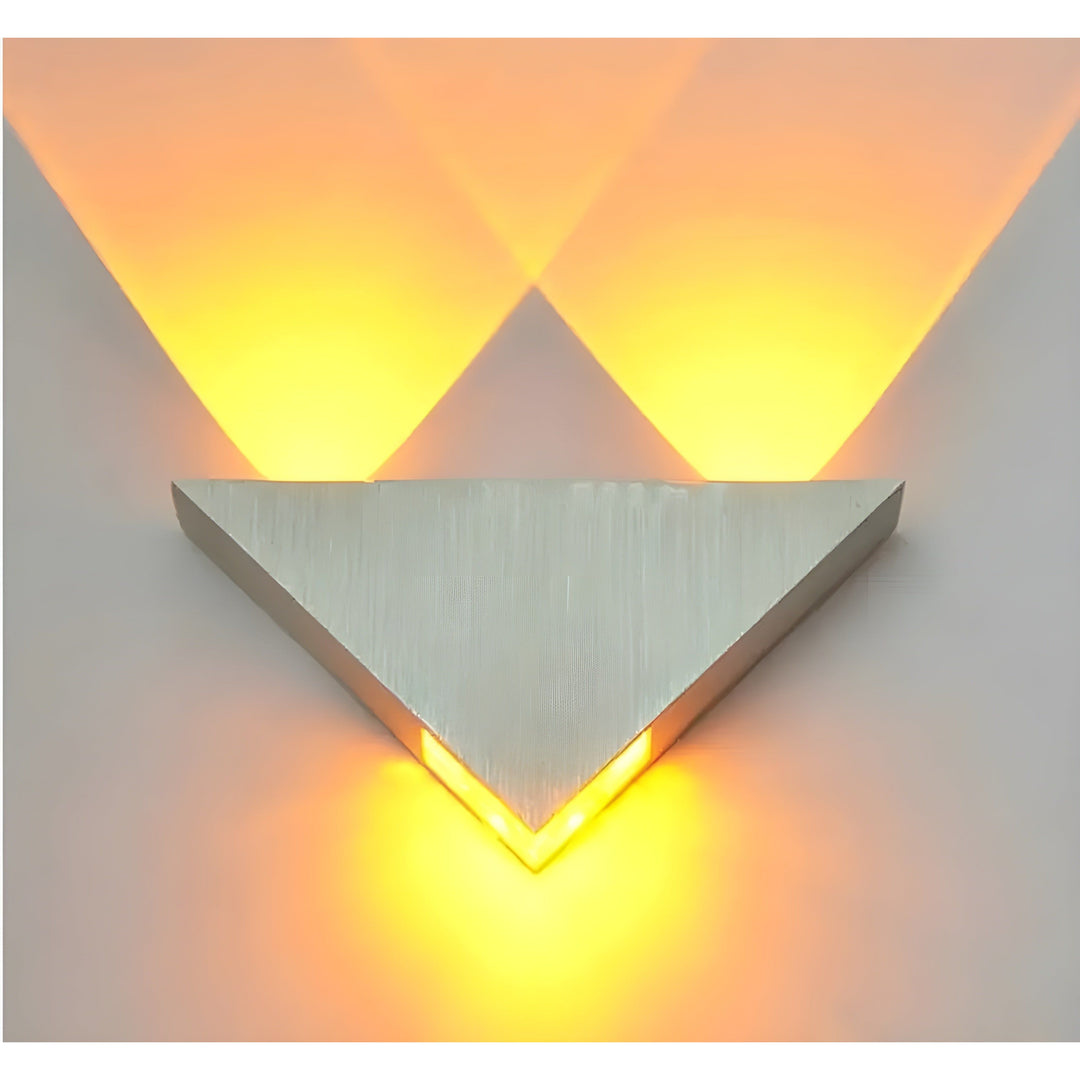 Lampa ścienna LED w nowoczesnym stylu - Trójkątna lampa ścienna