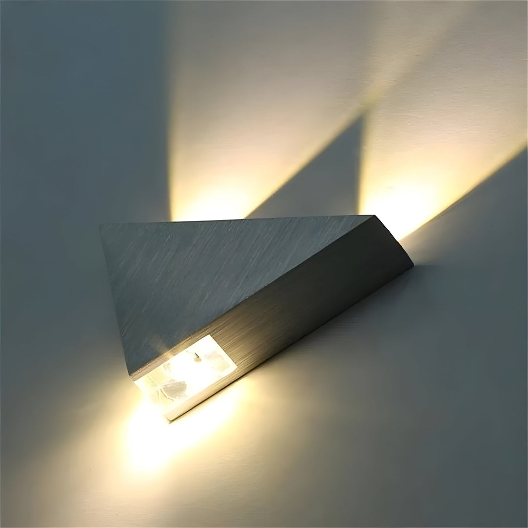 Lampa ścienna LED w nowoczesnym stylu - Trójkątna lampa ścienna