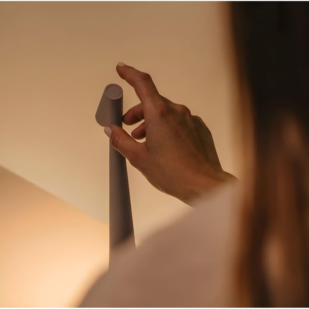 Nordycka Minimalistyczna Bezprzewodowa Lampa Stołowa LED
