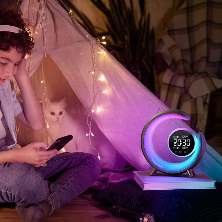 Wielofunkcyjna Lampa Nocna z Funkcją RGB i Budzika – Lumivo